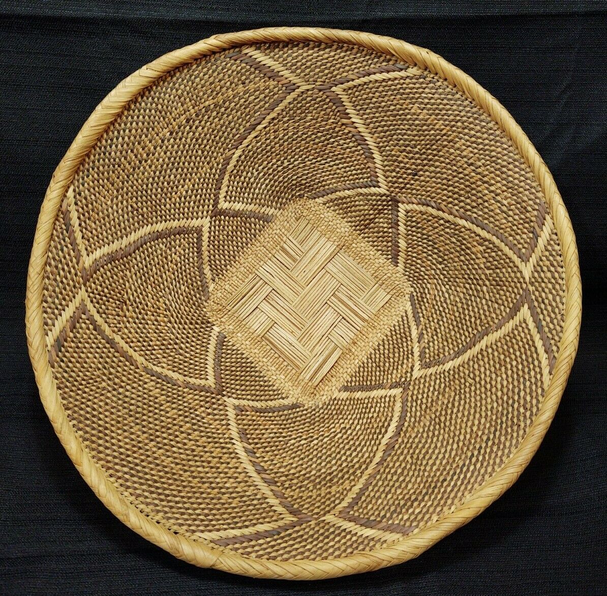 Beautiful Binga Tonga Hand Woven Basket Wall Decor African Art Zimbabwe 13.5" A+