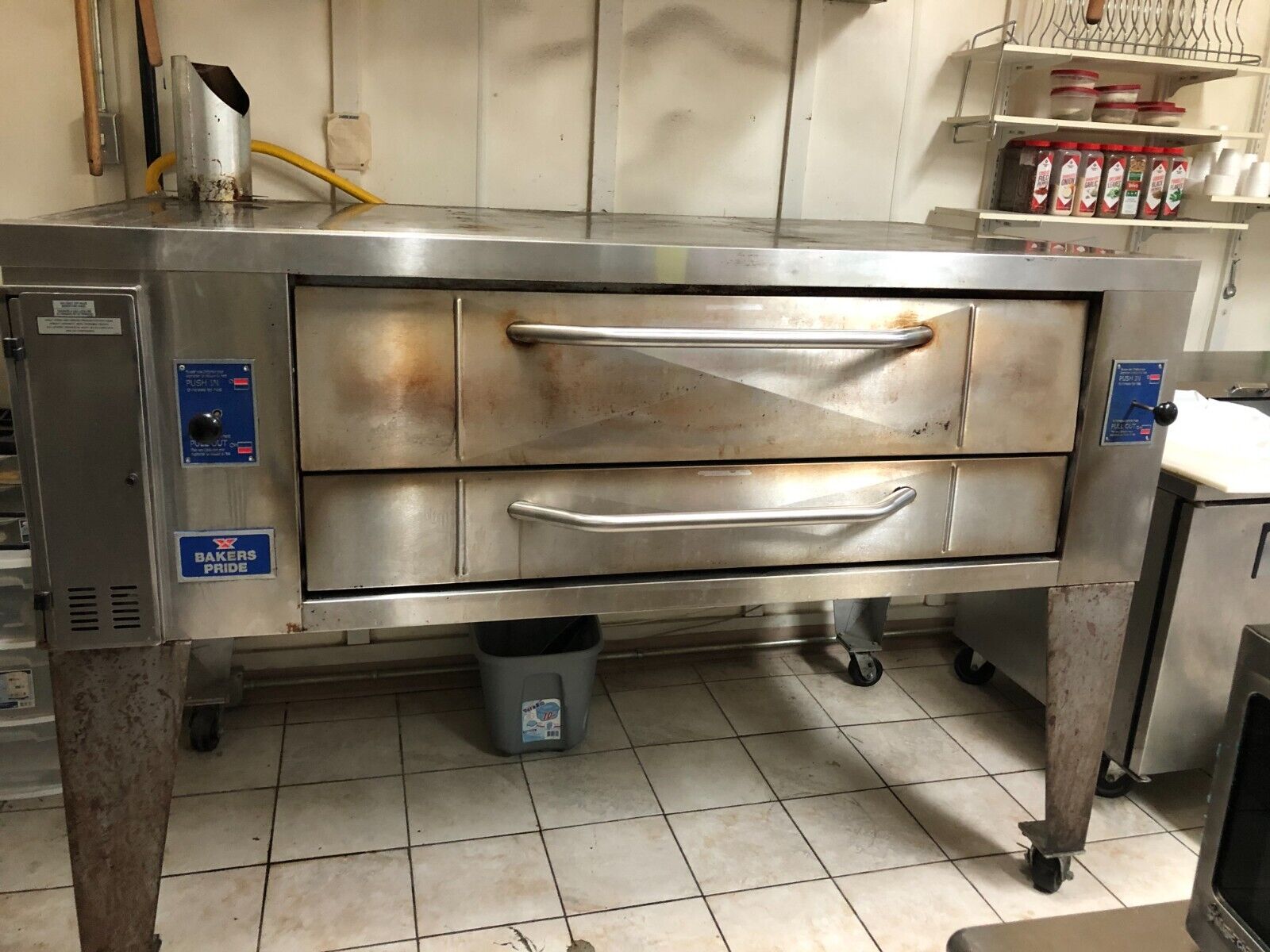 Pizza Oven - Single Deck - Bakers Pride Y-600 - Ng