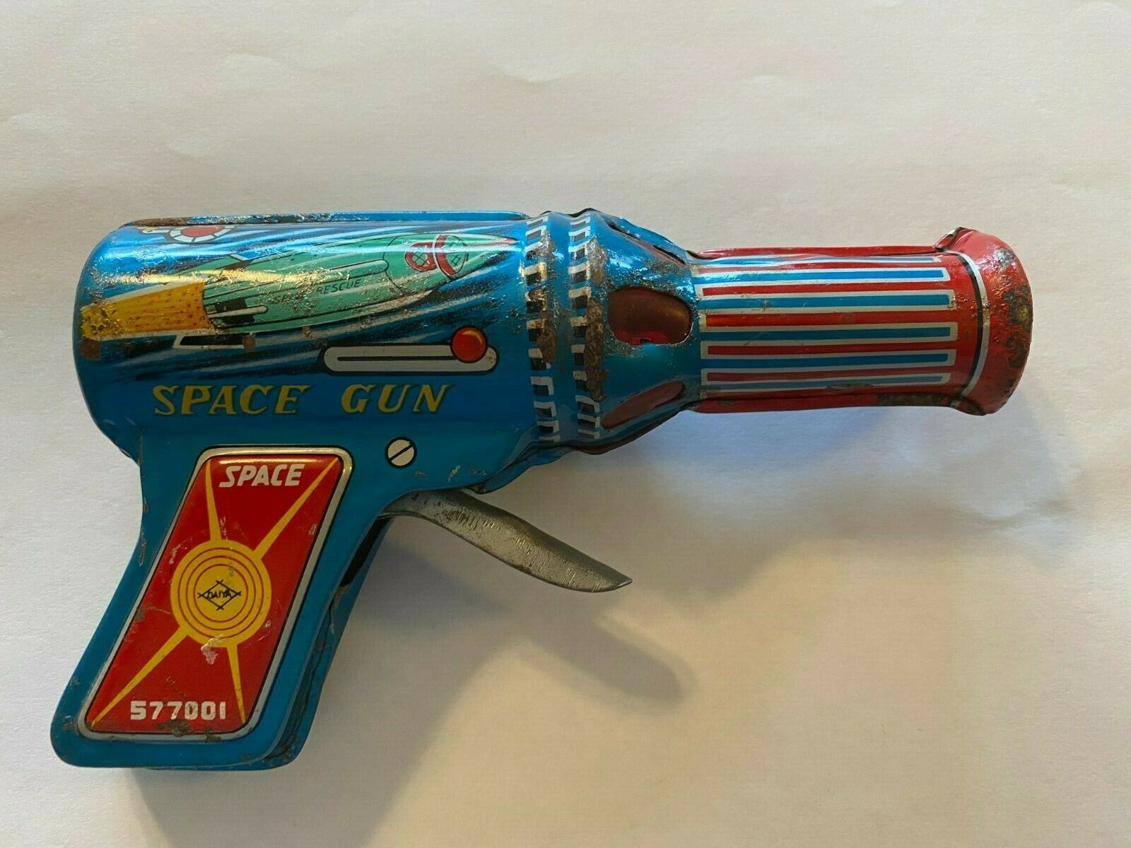 Vintage 1960s Made In Japan Daiya Tin Litho 577001 Working Space Gun 6" Long