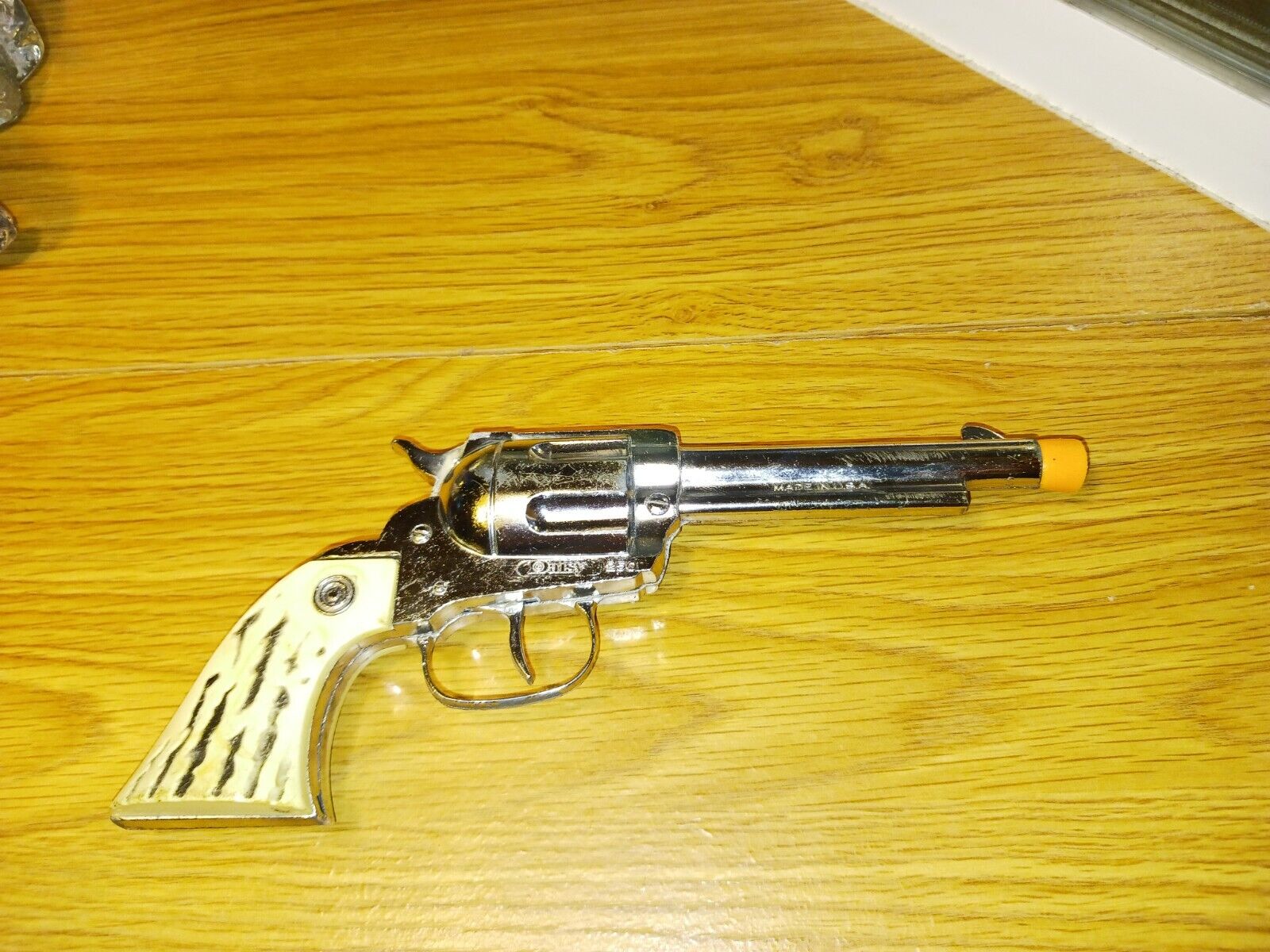 "daisy" "cowboy Western Revolver" Model 250 Cap Pistol Cast Iron Made In Usa